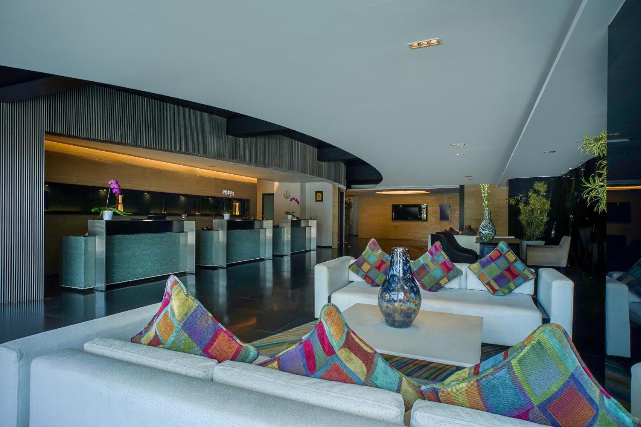 Artotel Ts Suites Сурабая Экстерьер фото
